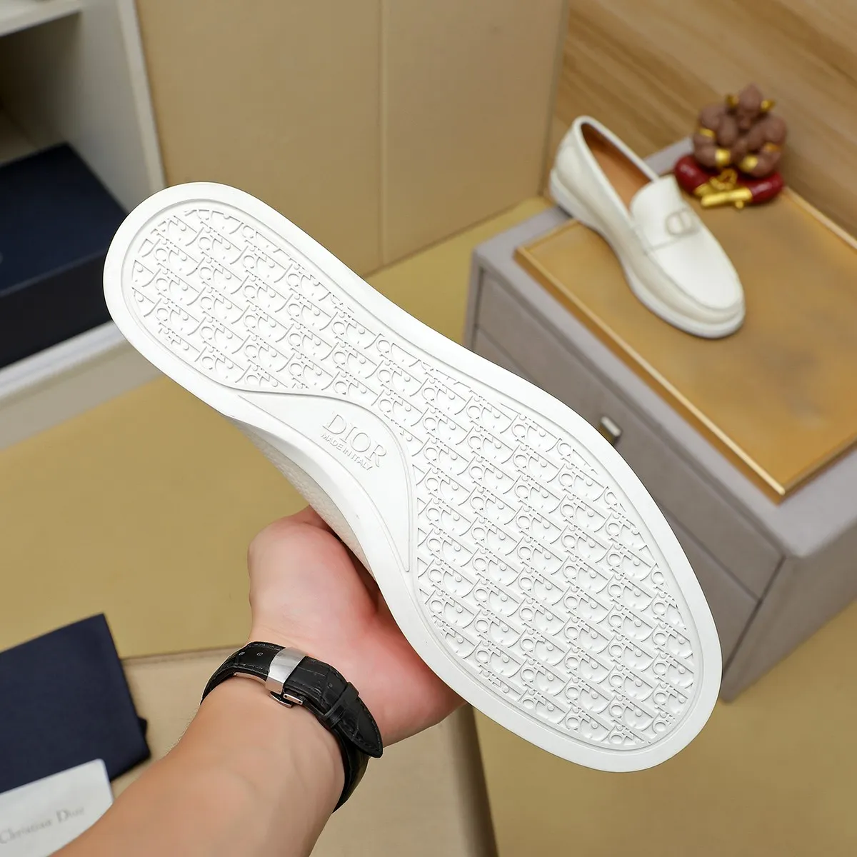 Men's clothing and shoes 💰460 💰🔥[Dior] High-end top-notch 🔝 purchasing agent 🔍🔍The latest 🇺🇸 counters are on sale simultaneously, original Italian brand · brand totem cloth sewn with brand cloth label · paired with calfskin · (high-end, nobility and class) exquisite workmanship (cow Leather lining) Sole: Original two-color sole ⚠️outsole specially provided by the original factory. Comfortable, wear-resistant, non-slip, real-life photoshoot🎬The real thing is more beautiful🔍Color: Color optional💕💕Number of yards: 39-44 (customized at 38.45.46)...